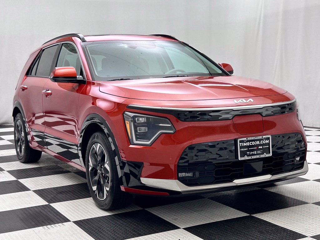 Used 2023 Kia Niro Wave with VIN KNDCT3L18P5035375 for sale in Portland, OR