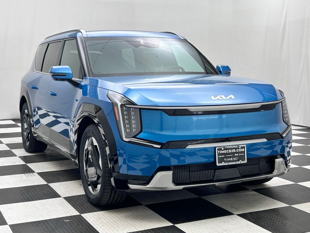 Used 2024 Kia Ev9 Land with VIN KNDADFS53R6025120 for sale in Portland, OR