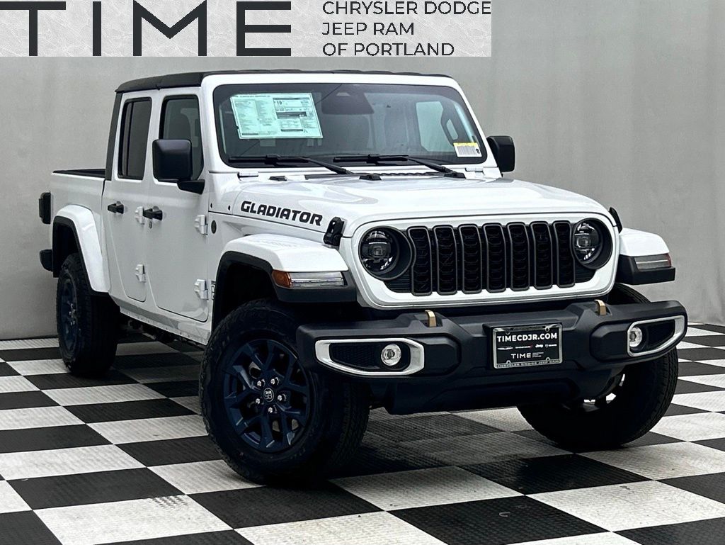 2026 Jeep Gladiator 85th Anniversary Edition Auto's photo