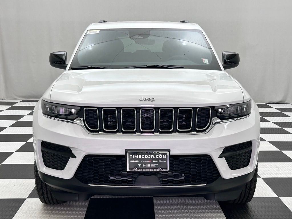 New 2025 Jeep Grand Cherokee Laredo Sport Utility