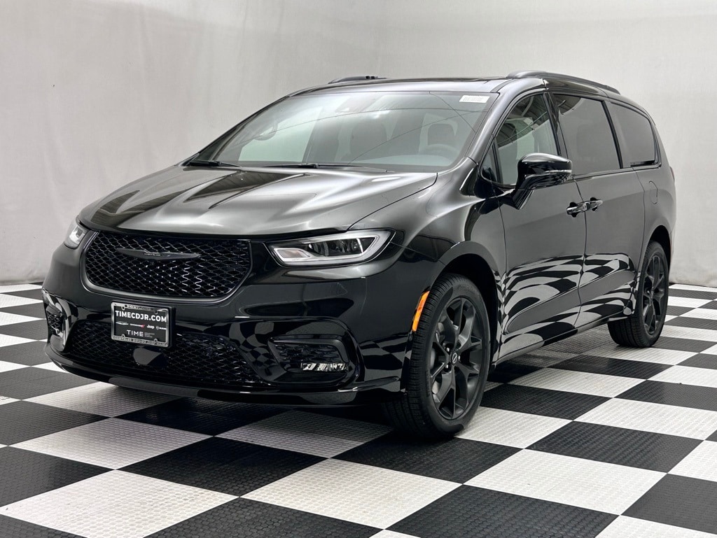 New 2026 Chrysler Pacifica Limited Passenger Van