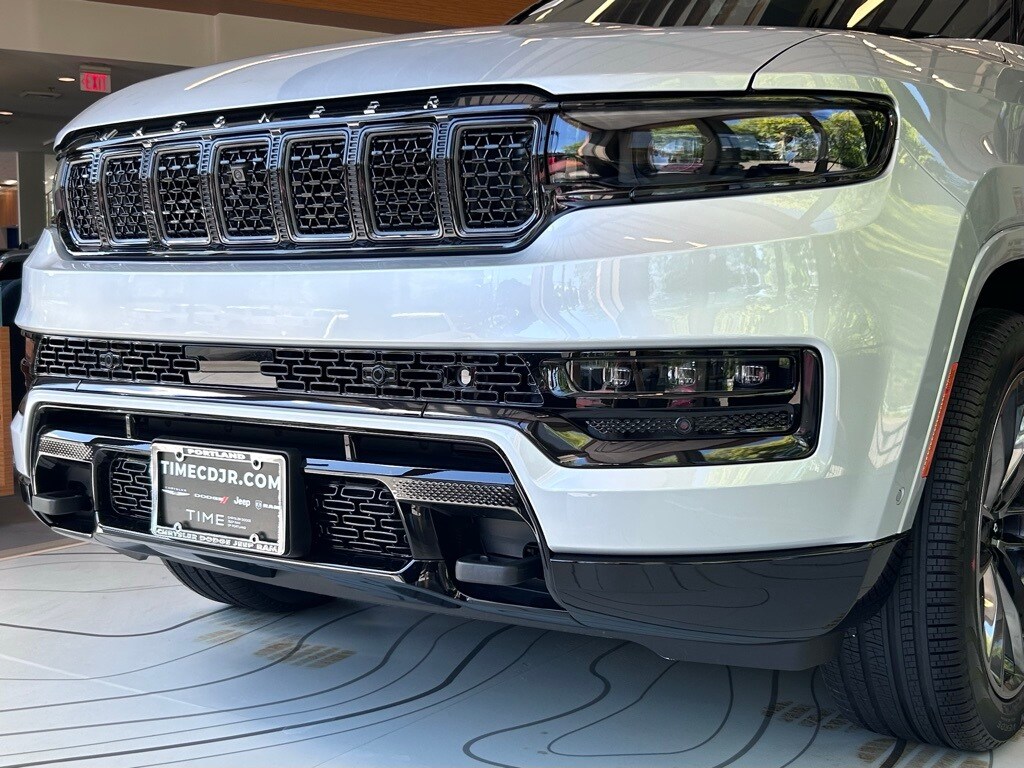 2025 Jeep Grand Wagoneer II photo 4