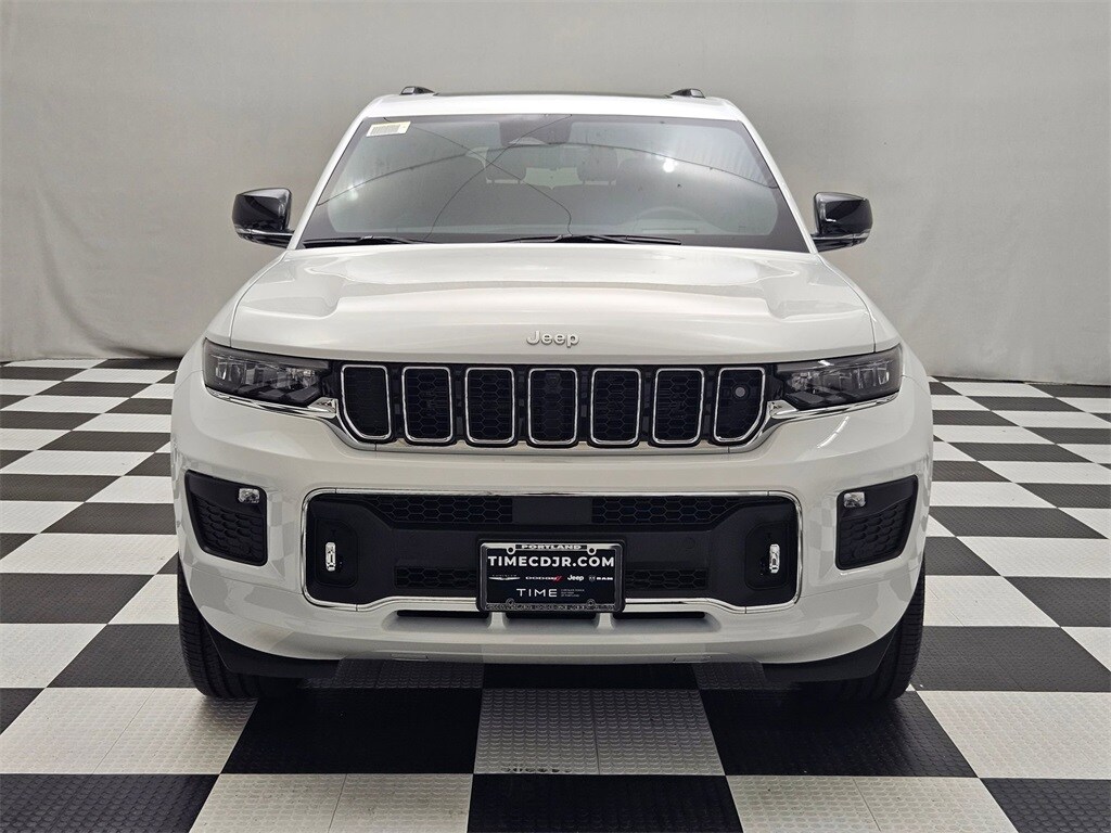 2025 Jeep Grand Cherokee Overland photo 2