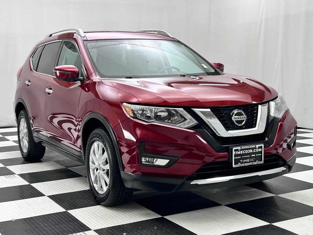 Used 2018 Nissan Rogue SV with VIN 5N1AT2MVXJC704540 for sale in Portland, OR