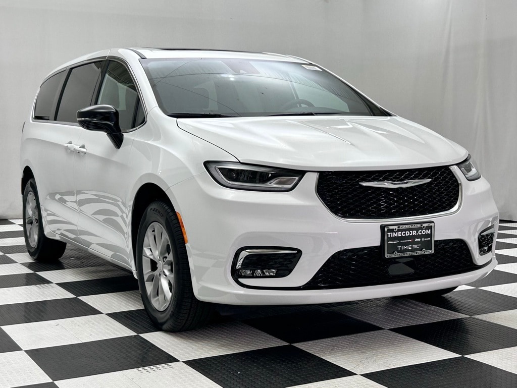 New 2026 Chrysler Pacifica Select Passenger Van