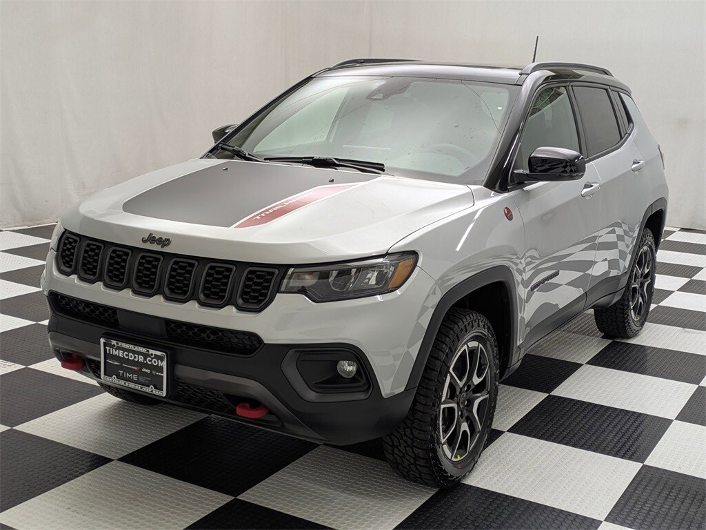 2025 Jeep Compass Trailhawk photo 3
