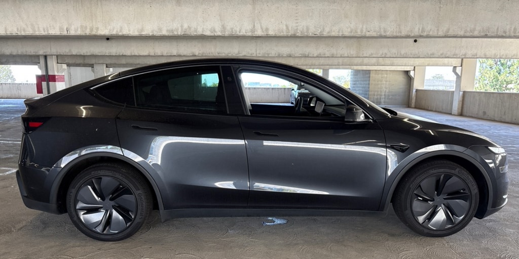 Used 2026 Tesla Model Y Long Range with VIN 7SAYGDEE8TF341116 for sale in Portland, OR