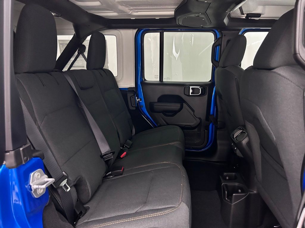 2025 Jeep Wrangler 4-Door Willys - Photo 29