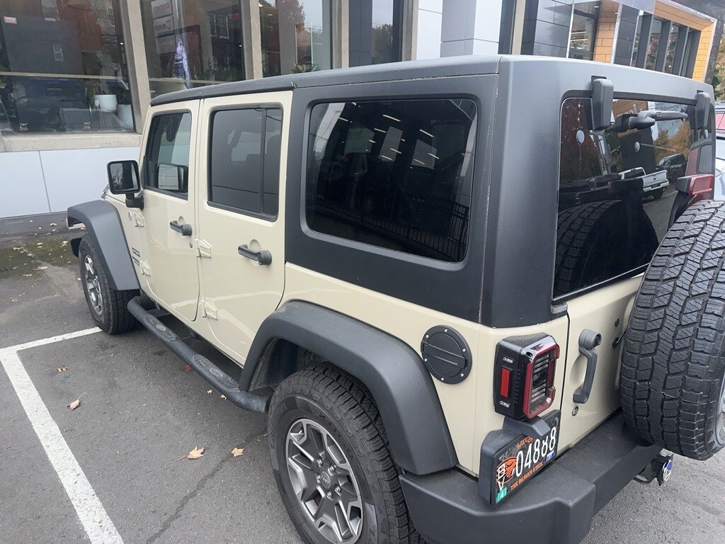 2017 Jeep Wrangler Unlimited Sport photo 3