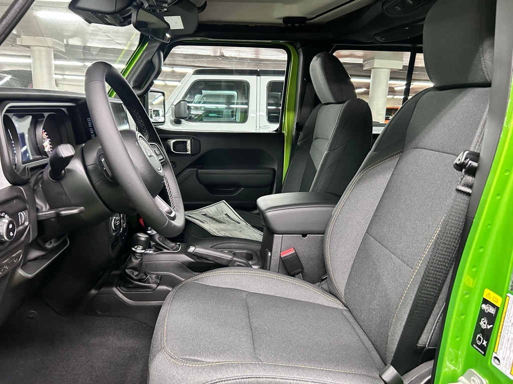 New 2025 Jeep Gladiator Sport S Pickup