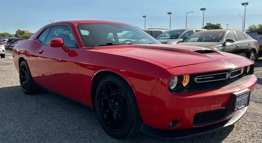 2022 Dodge Challenger R/T photo 2