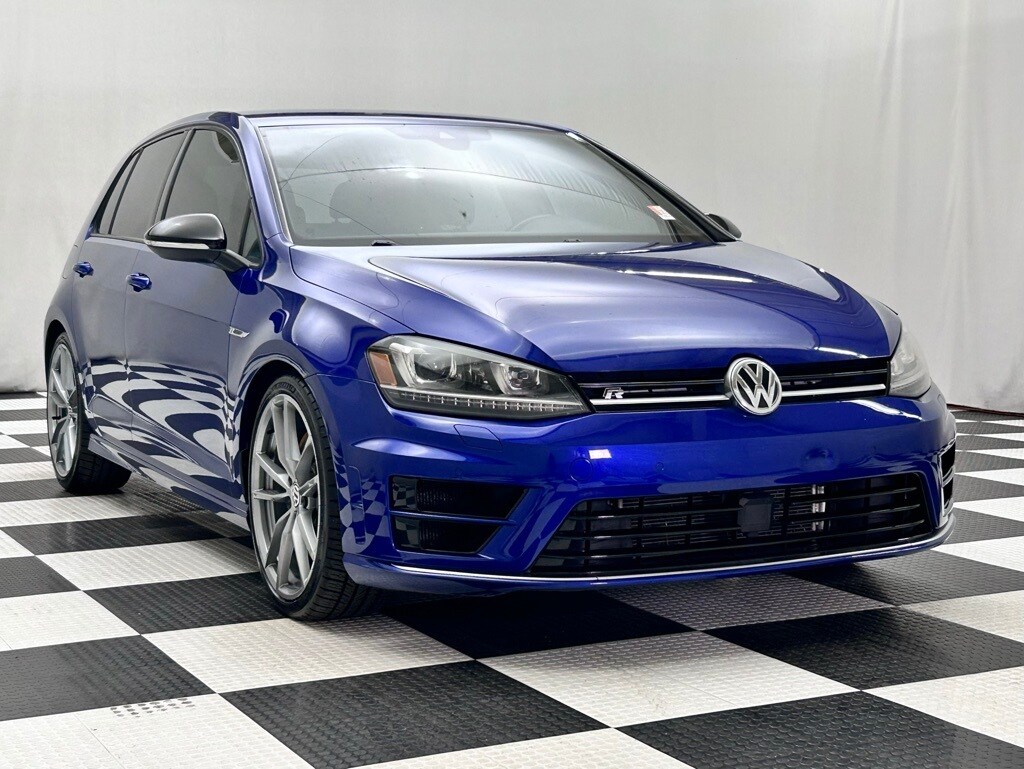2017 Volkswagen Golf R 4Motion photo 2