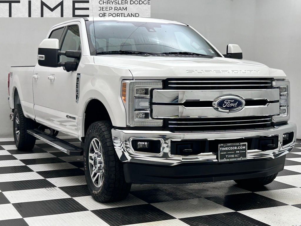 2019 Ford F-350 Super Duty Lariat's photo