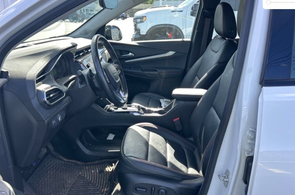 Used 2023 Chevrolet Bolt EUV Premier with VIN 1G1FZ6S09P4163449 for sale in Portland, OR