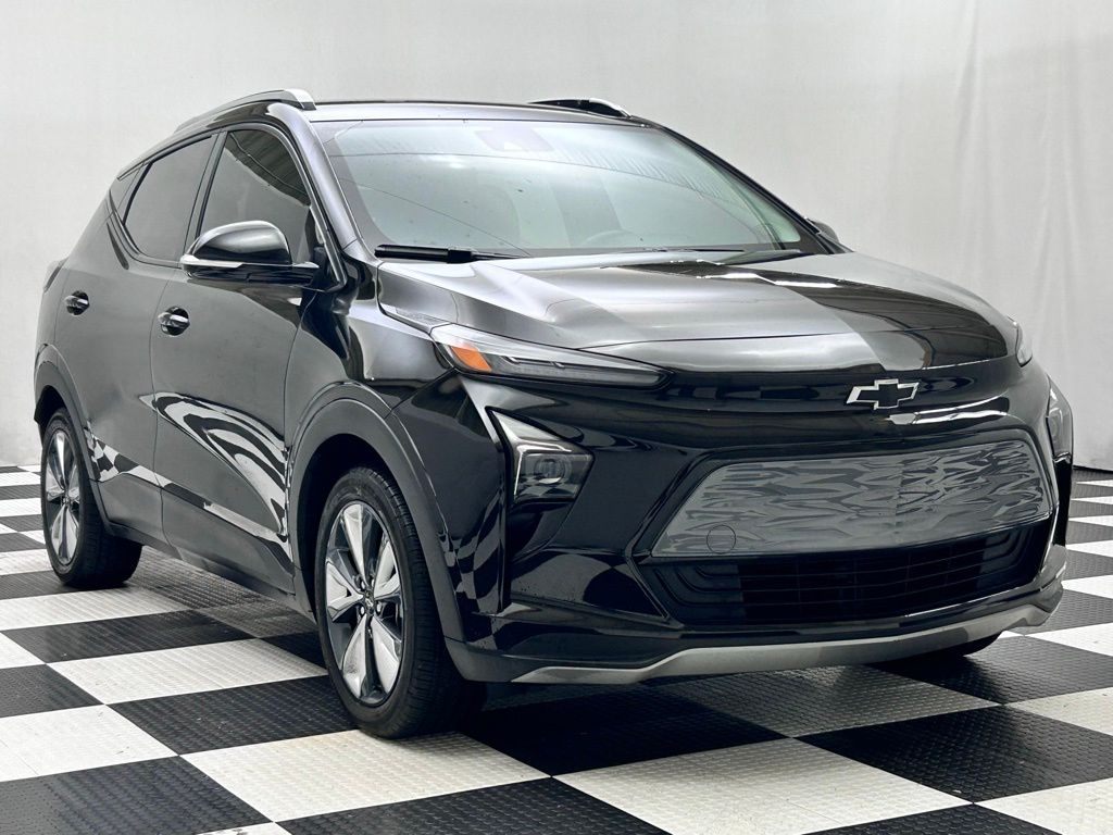 Used 2022 Chevrolet Bolt EUV LT with VIN 1G1FY6S08N4121483 for sale in Portland, OR