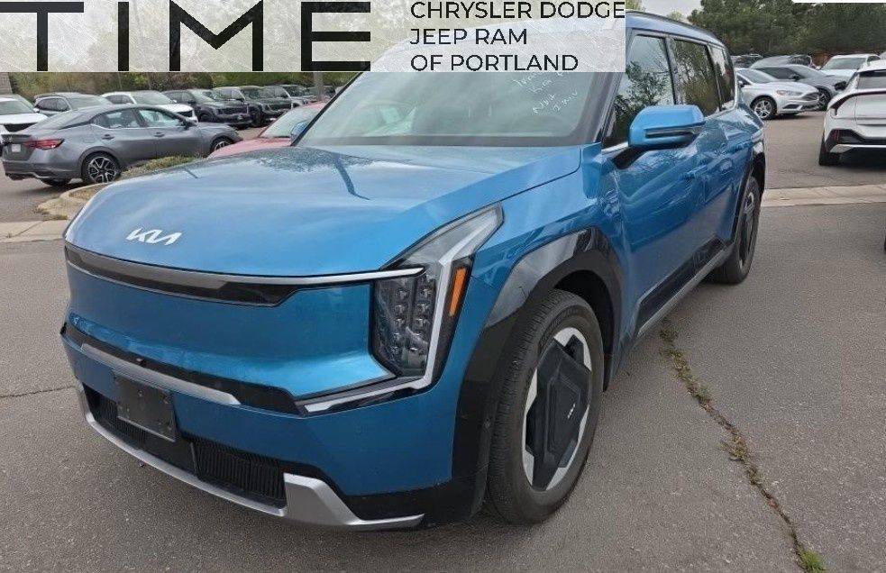 2024 Kia EV9 Land AWD's photo