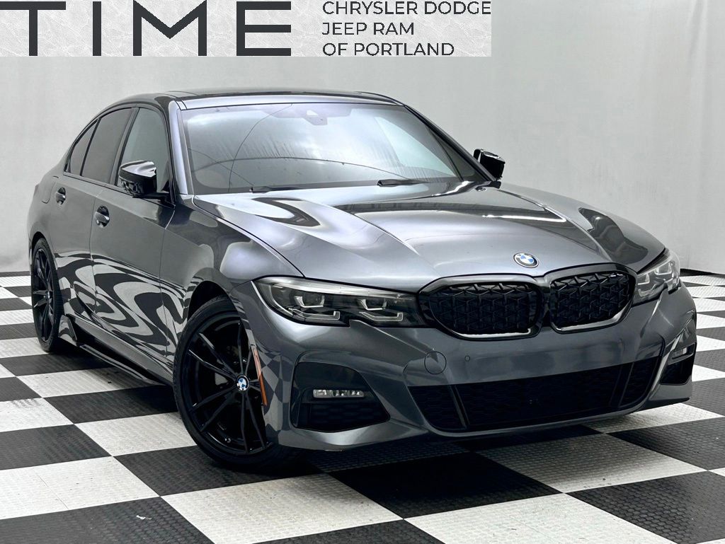2022 BMW 3 Series 330i Sedan's photo