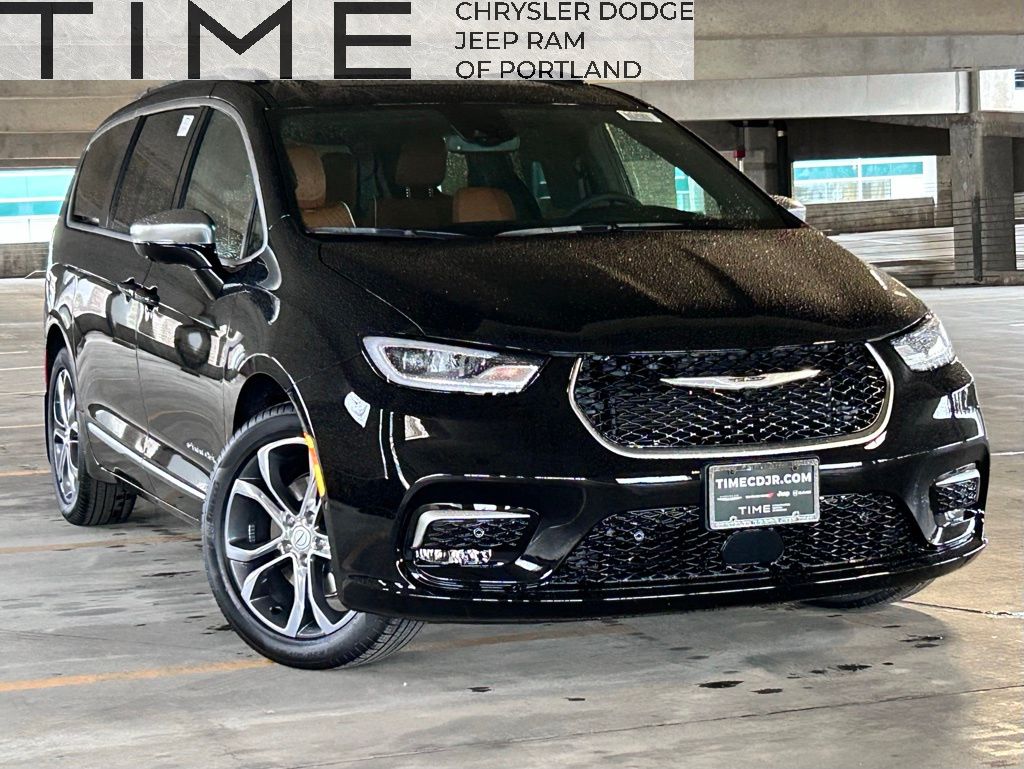 2026 Chrysler Pacifica Pinnacle's photo