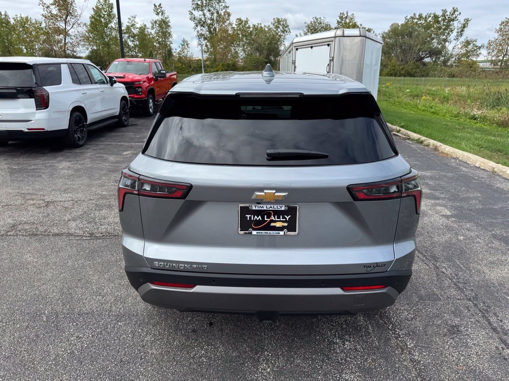 2027 Chevrolet Equinox LT - Photo 6