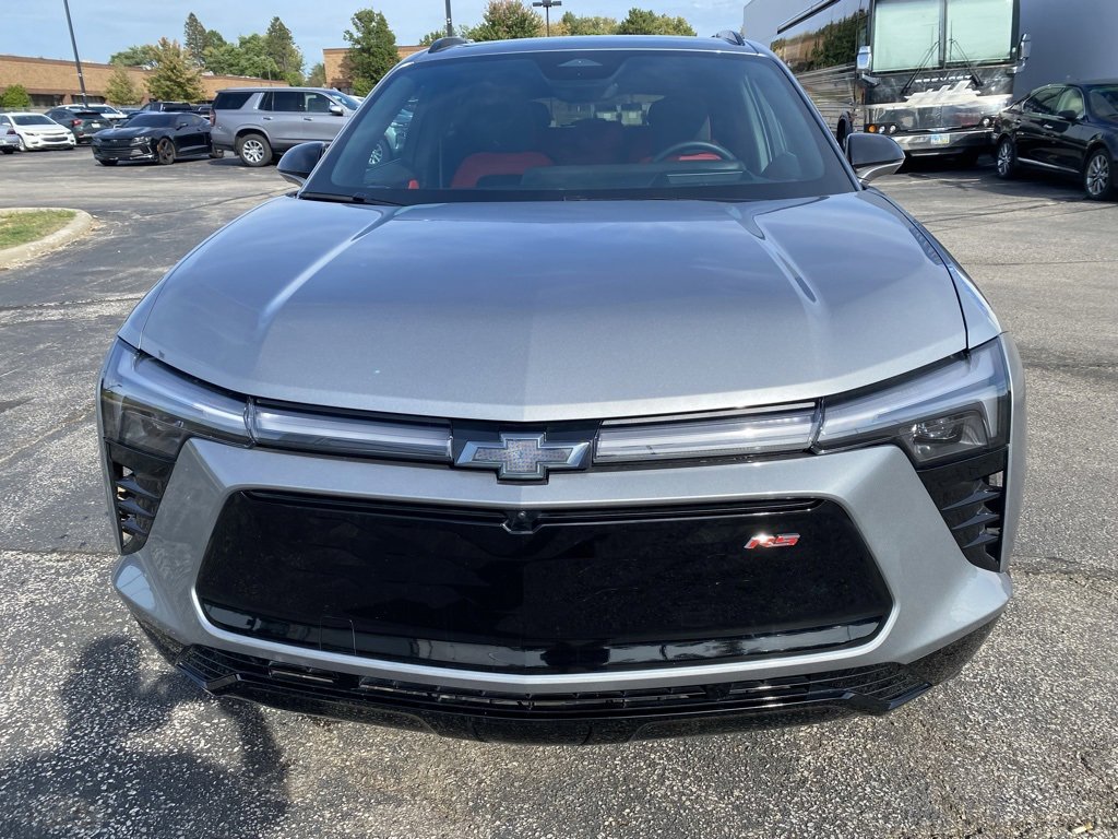2024 Chevrolet Blazer RS photo 2