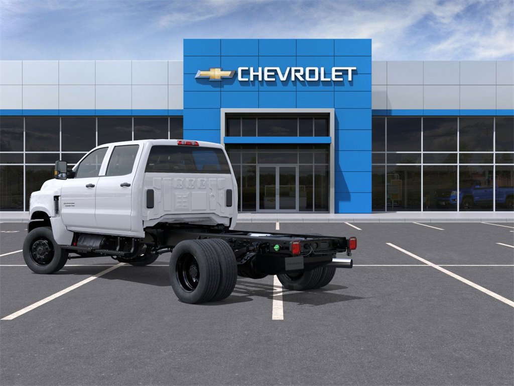 2025 Chevrolet Silverado 5500HD Work Truck photo 2