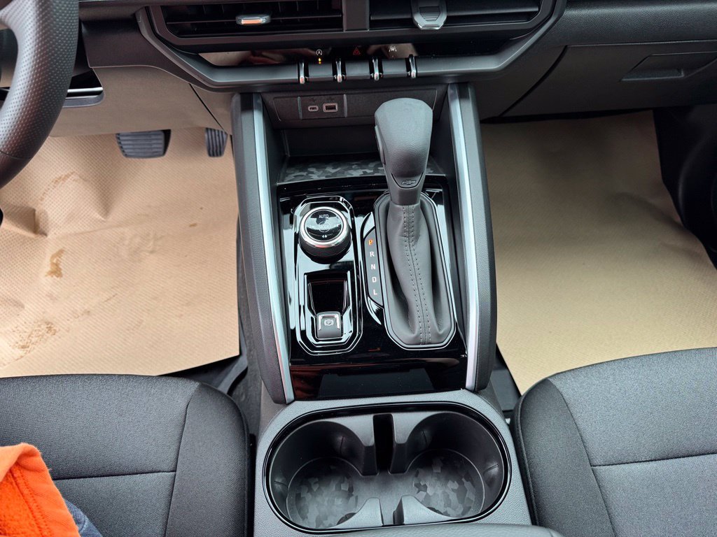2026 Chevrolet Colorado Trail Boss - Photo 14