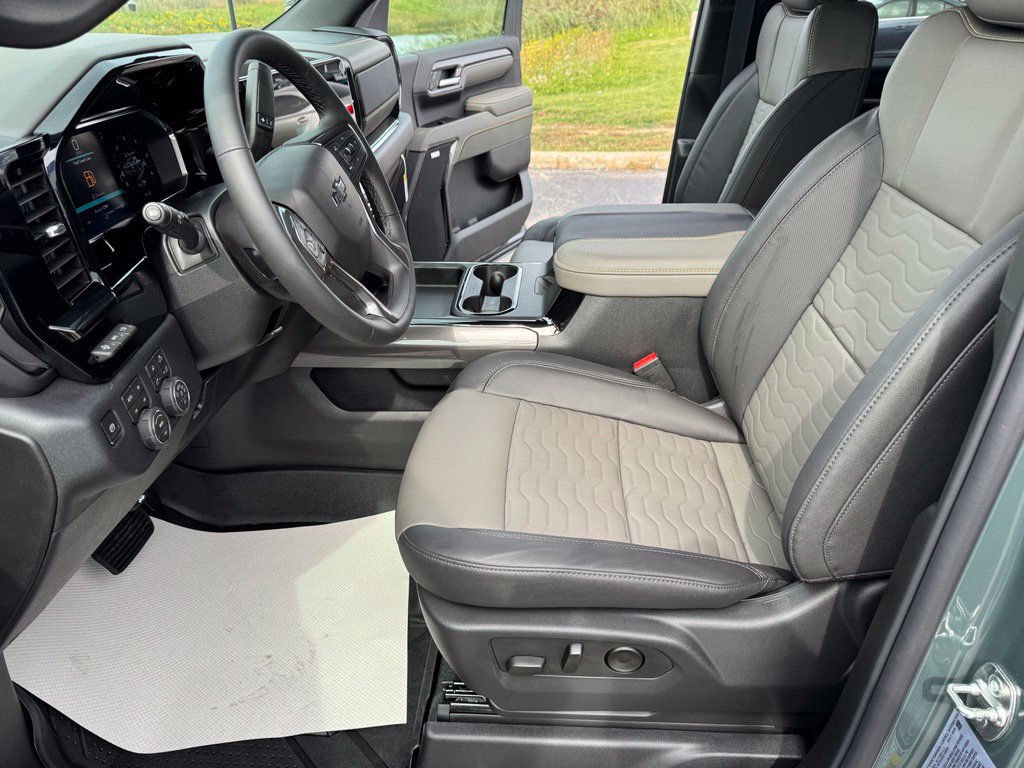 2026 Chevrolet Silverado 2500 HD ZR2 - Photo 12