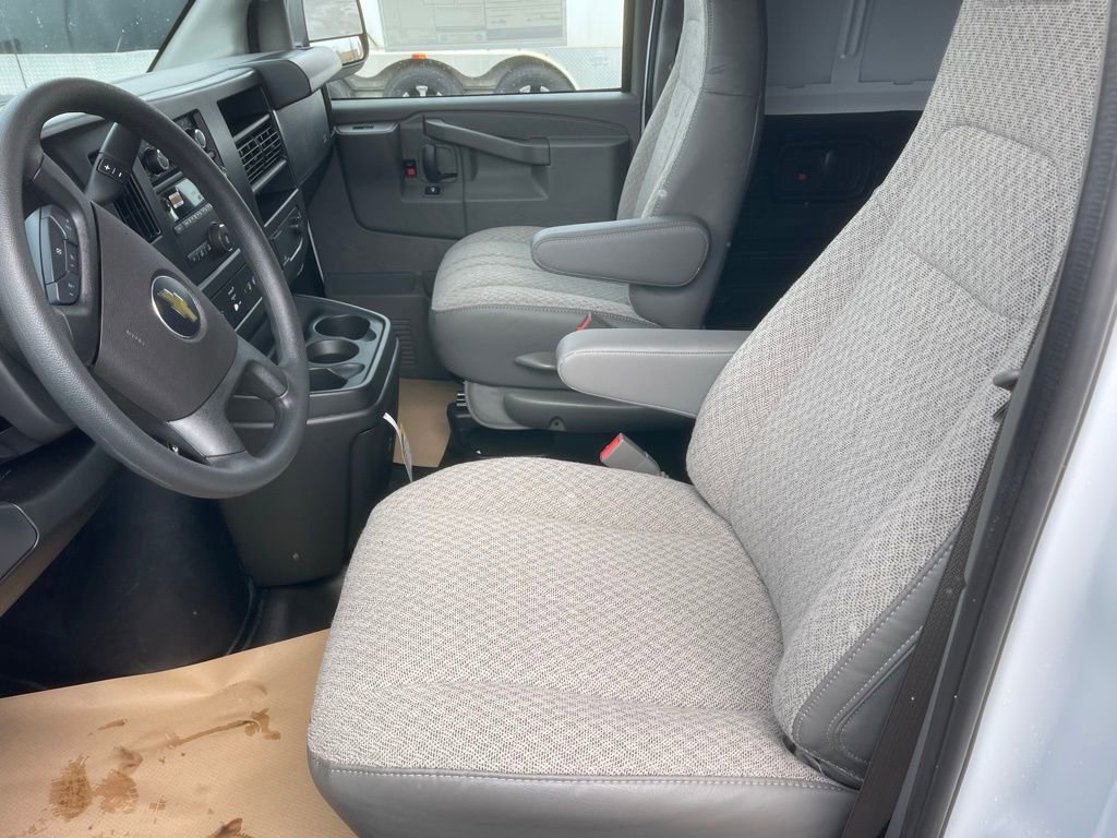 2025 Chevrolet Express Cargo Work Van - Photo 11