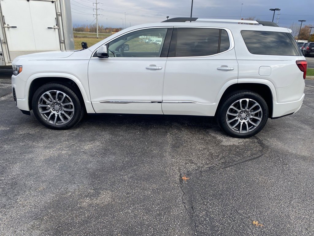 2023 Gmc Acadia Denali photo 3