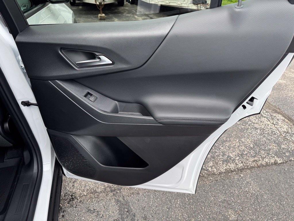 2027 Chevrolet Equinox LT - Photo 23