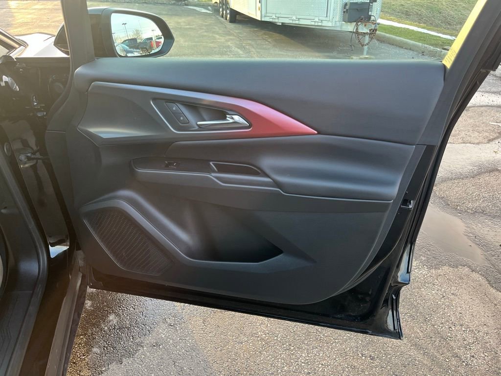 2025 Chevrolet Equinox EV RS - Photo 21