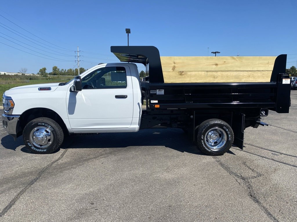 2024 Ram 3500 Tradesman photo 2