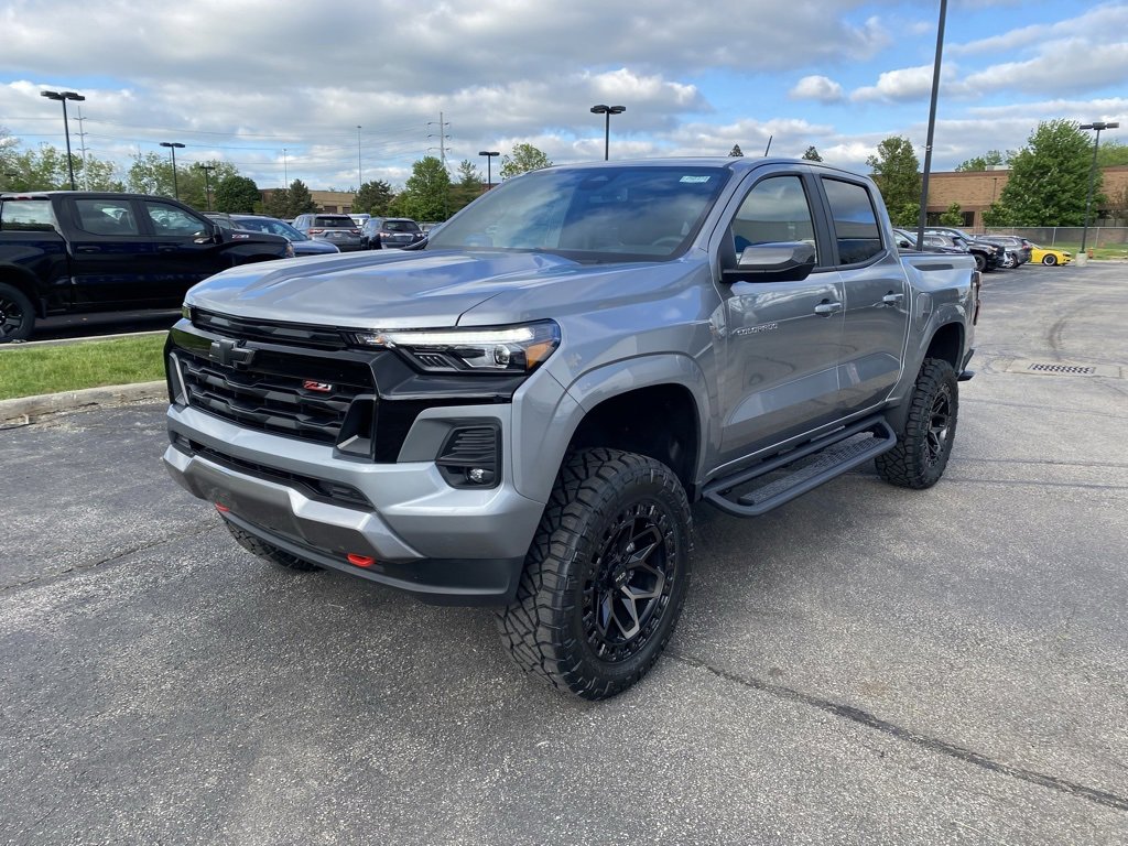 2025 Chevrolet Colorado Z71 photo 3