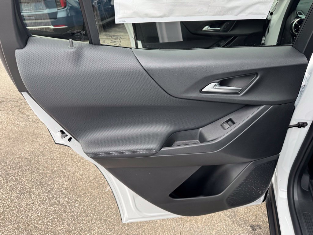 2027 Chevrolet Equinox LT - Photo 21