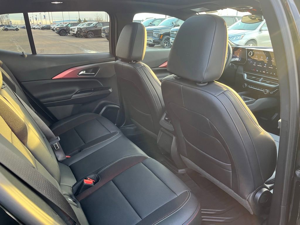 2025 Chevrolet Equinox EV RS - Photo 28