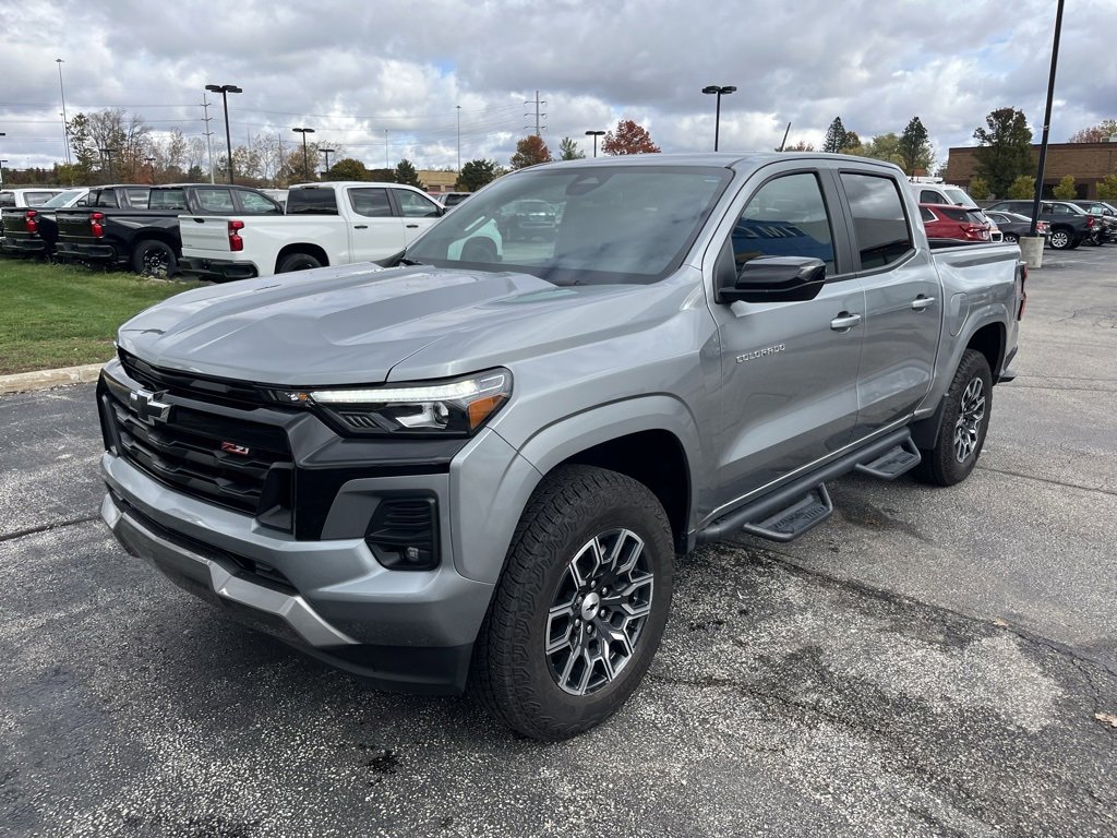 2024 Chevrolet Colorado Z71 photo 2
