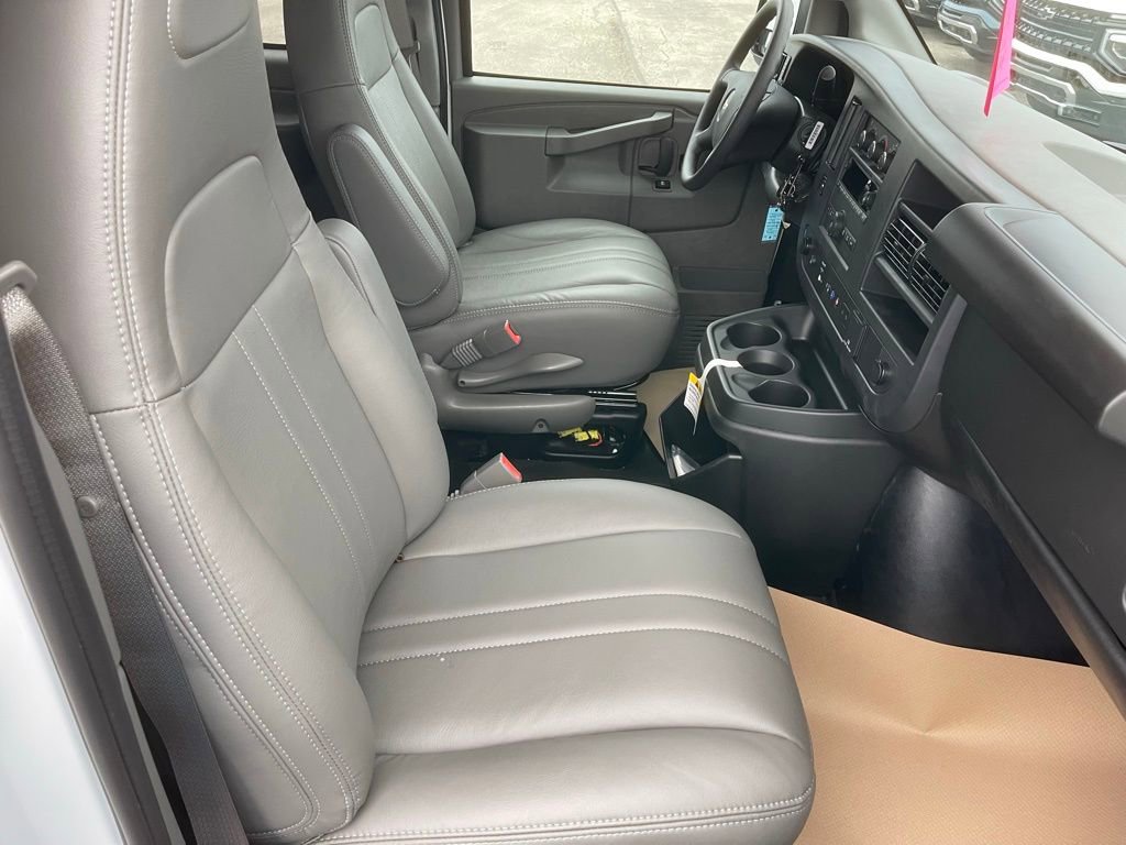 2025 Chevrolet Express Passenger LS - Photo 17