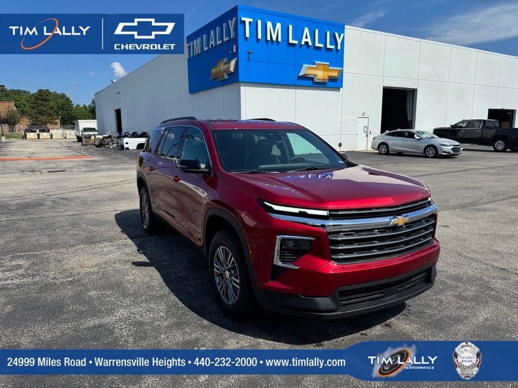 Used 2025 Chevrolet Traverse LT SUV