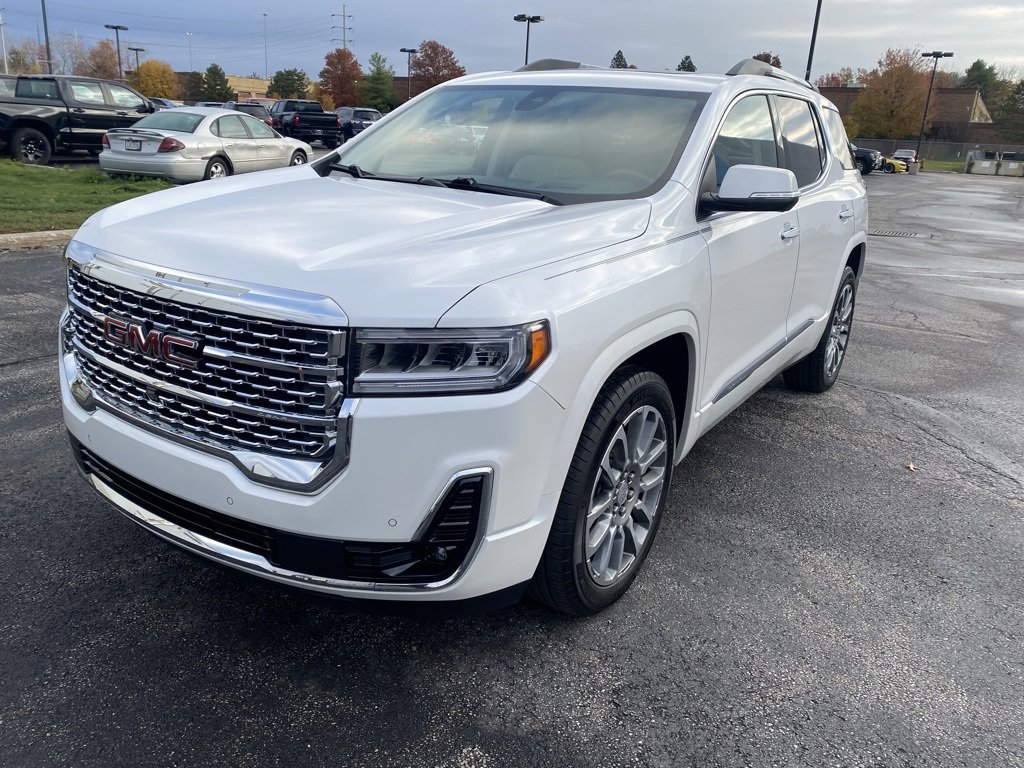 2023 Gmc Acadia Denali photo 2