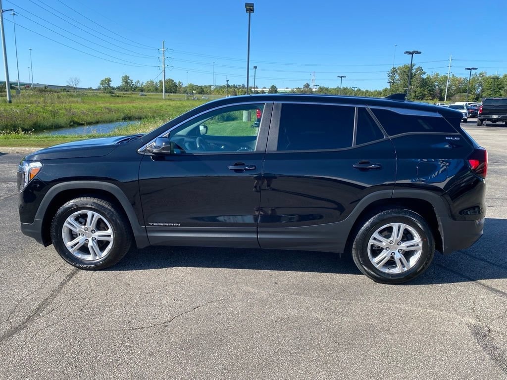 Used 2024 GMC Terrain SLE SUV