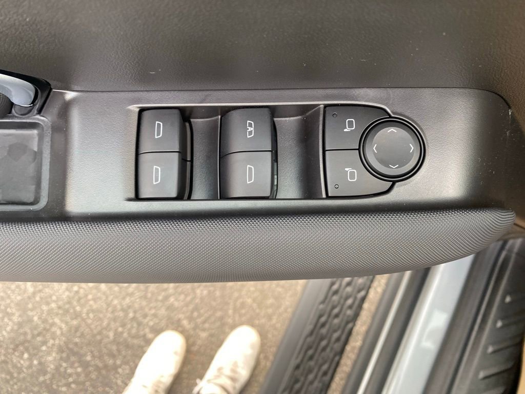 2025 Chevrolet Colorado Z71 - Photo 11