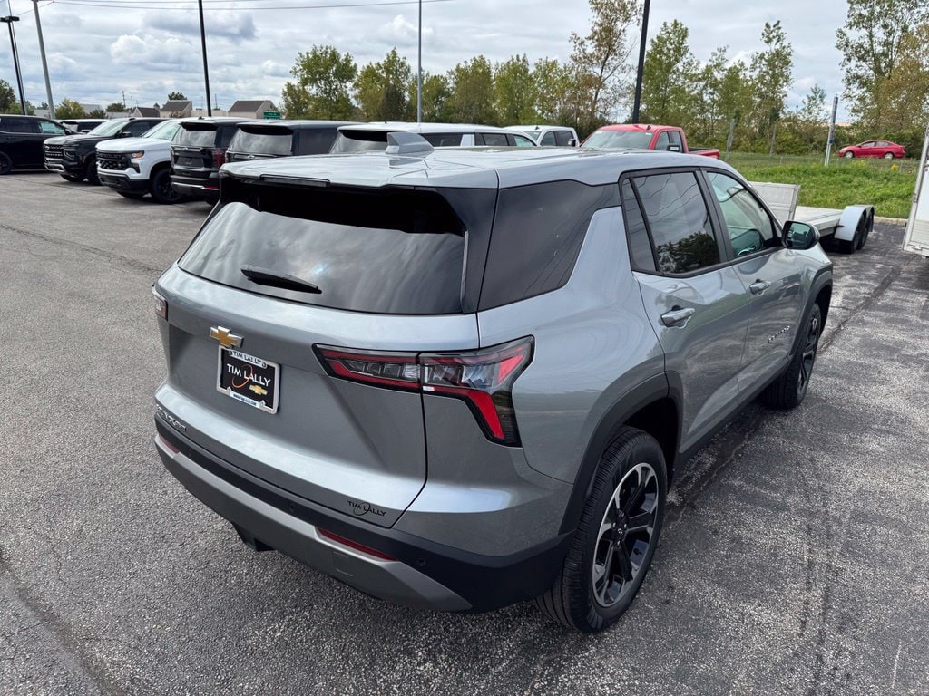 2027 Chevrolet Equinox LT - Photo 7