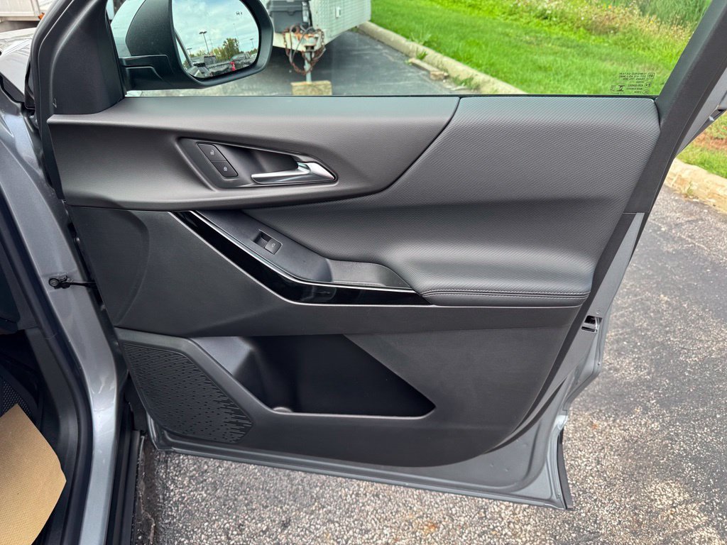 2027 Chevrolet Equinox LT - Photo 18