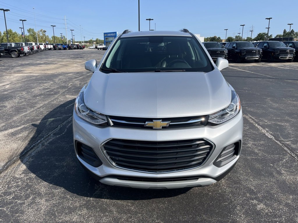2022 Chevrolet Trax LT photo 2
