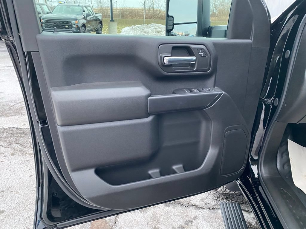 2025 Chevrolet Silverado 3500 HD Work Truck - Photo 9