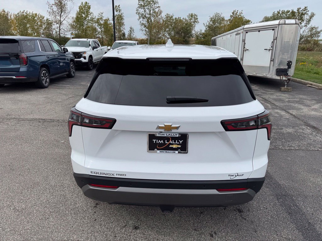 2027 Chevrolet Equinox LT - Photo 7