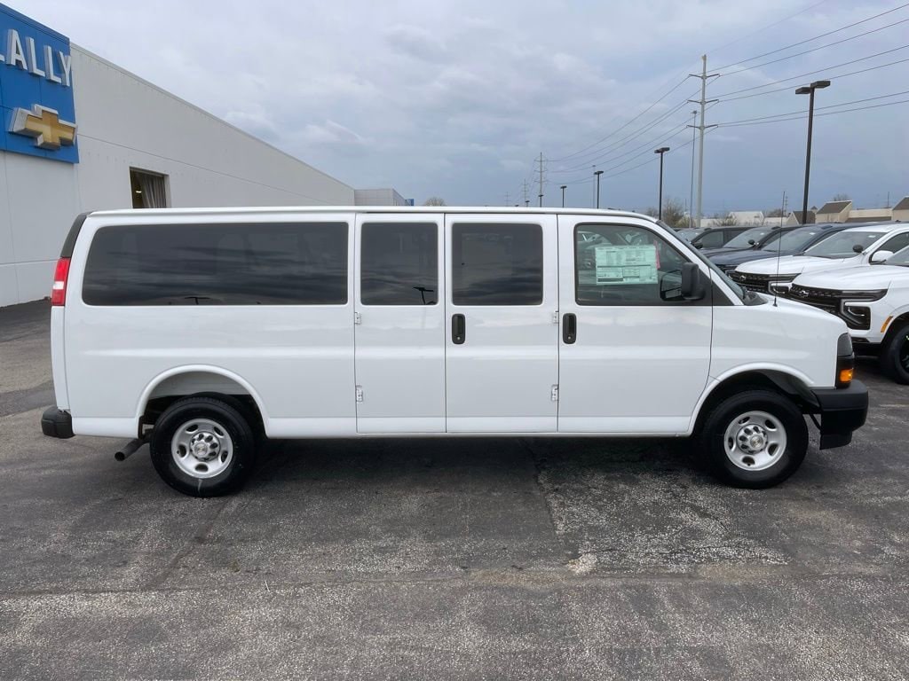 2025 Chevrolet Express Passenger LS - Photo 8