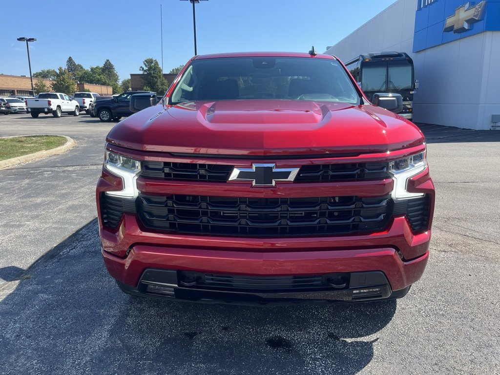 2023 Chevrolet Silverado 1500 RST photo 2