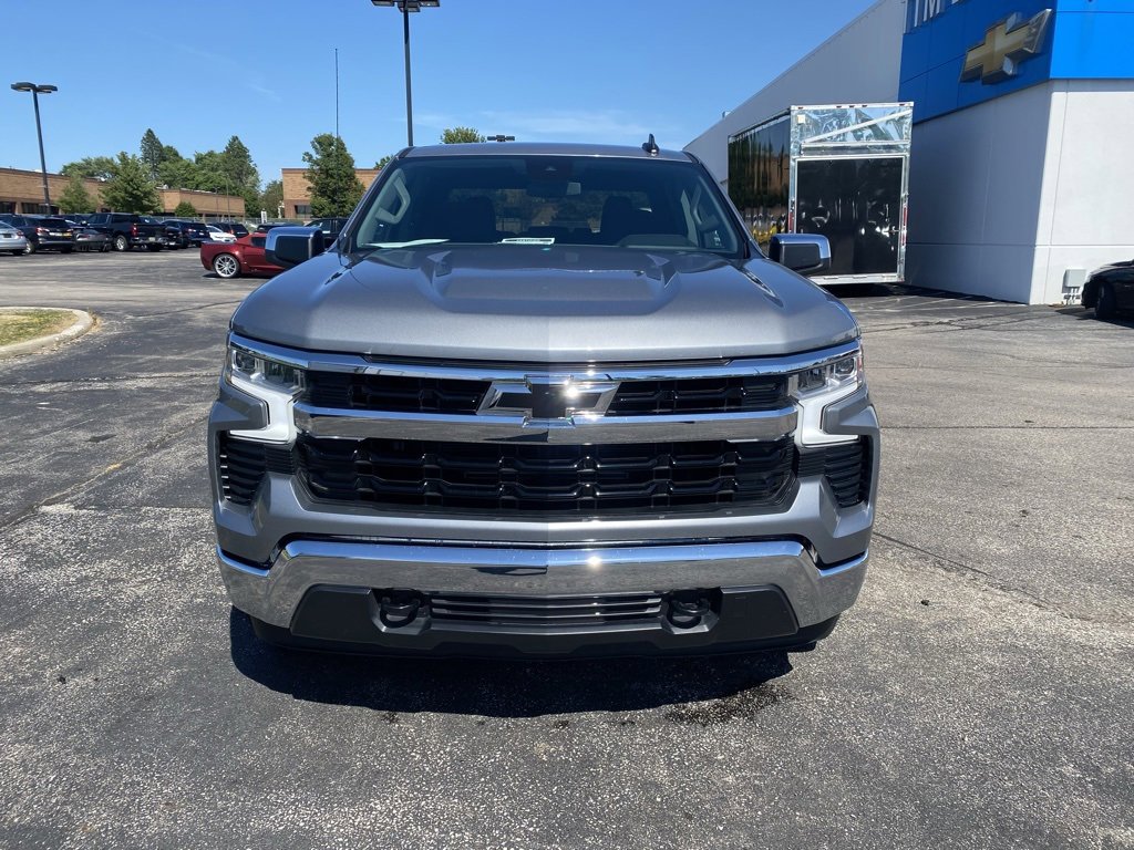 2024 Chevrolet Silverado 1500 LT photo 2