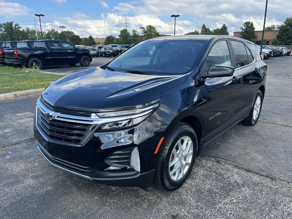 2022 Chevrolet Equinox LT photo 3